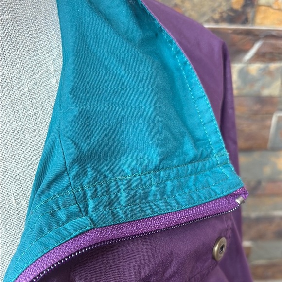 Vintage Purple and Teal Edmonton Petroleum Golf & C.C. Lined Windbreaker Jacket - Picture 9 of 10